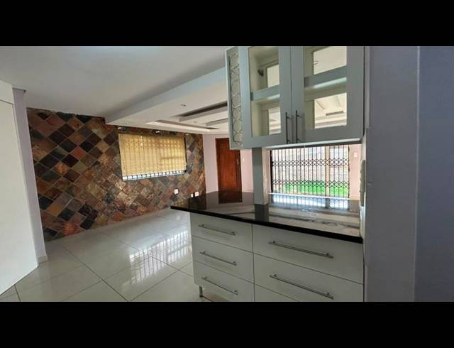 3 BEDROOM PROPERTY TO RENT IN ARBORETUM